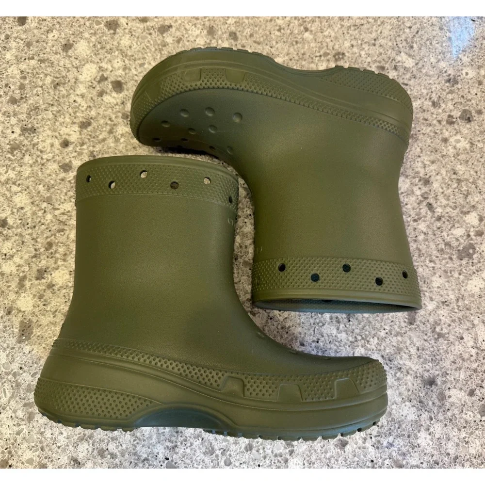 Crocs NWOT Adult Unisex Classic Army Green Waterproof Rain Boots Mens 7 Womens 9
